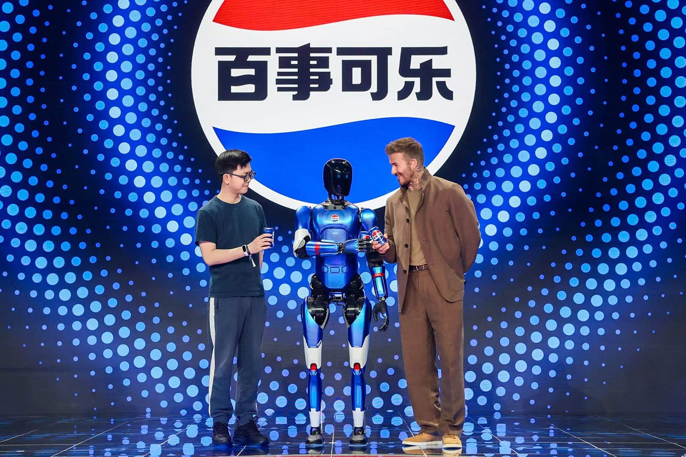 leyu.com乐鱼机器人携手百事中国共创“百事蓝宝” 共燃渴望新章